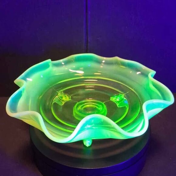 Fenton uranium Glass opalescent footed glass dish. 7.5 inches - Picture 5 of 6